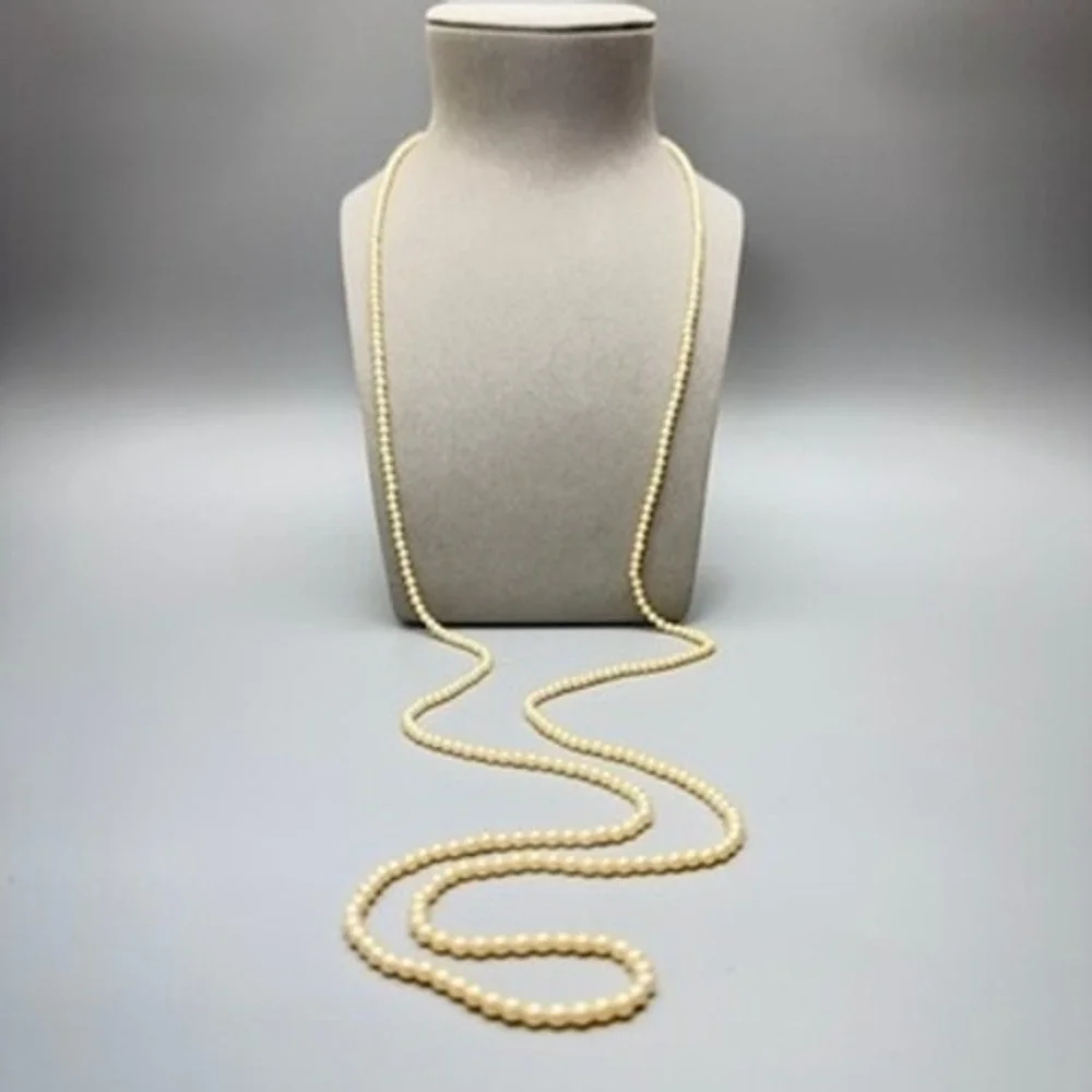 Vintage Cream Faux Pearl Necklace 54